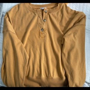 AE slightly cropped sweatshirt - Mustard color